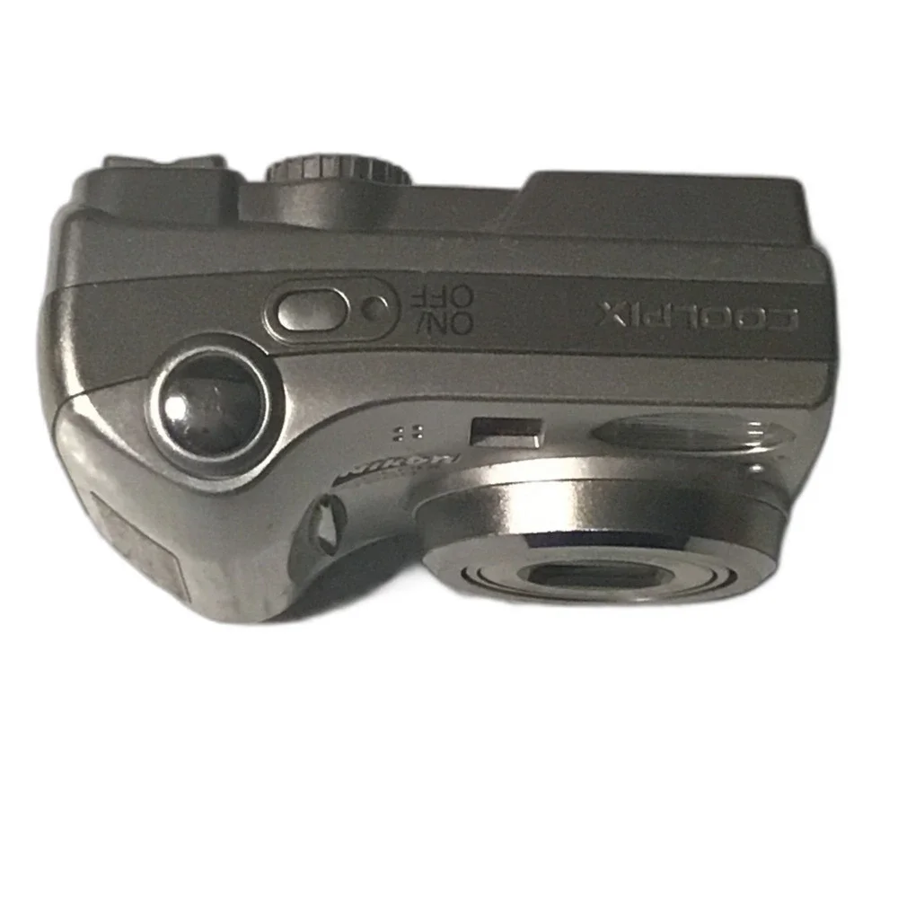 Nikon Coolpix 7600 7.1MP Compact Digital Camera 3x Zoom Nikkor ED - Silver